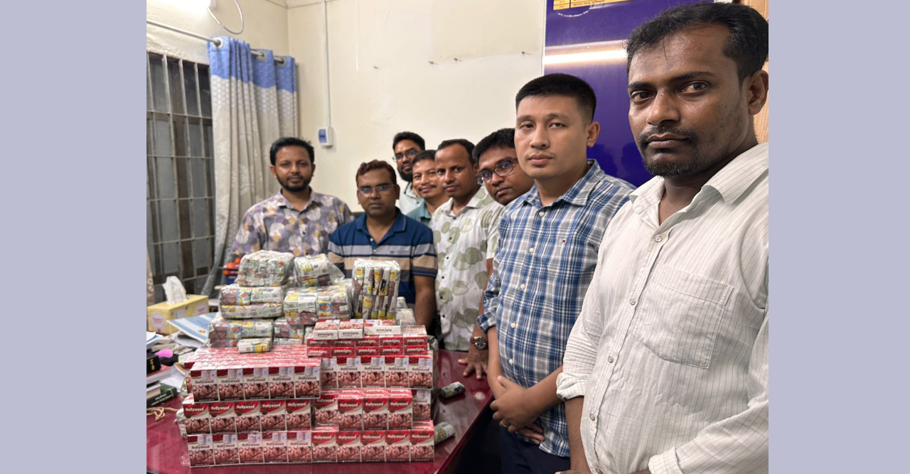 গৌরনদীর টরকী বন্দরে কাস্টমসের অভিযান: বিপুল নকল সিগারেট-বিড়ি জব্দ