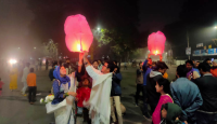 আতশবাজি আর ফানুস উড়িয়ে নতুন বছরকে স্বাগত জানালো ঢাকা